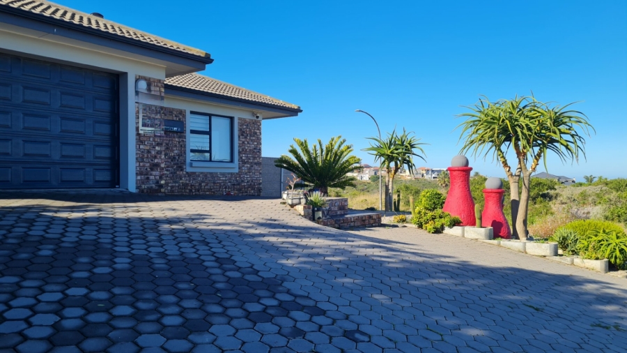 3 Bedroom Property for Sale in Dana Bay Western Cape